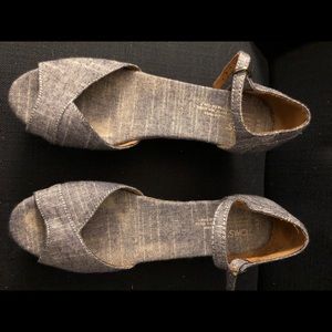 Toms Denim blue chambray wedges
